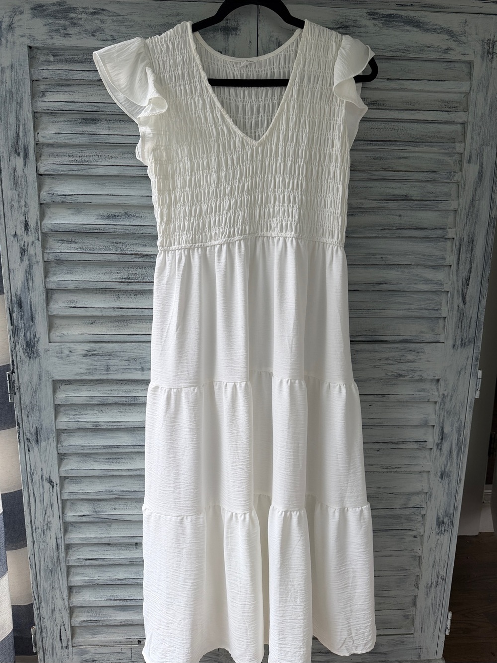 By the River V Neck Off White/White Smocked Tiered Dress Size L